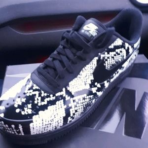 Men's size 10 AF1 foamposite pro cup rare !